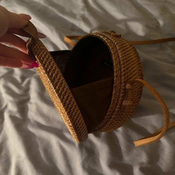 Round Wicker Vintage Bag - Picture 3 of 3
